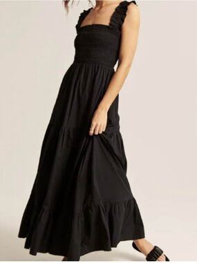 Abercrombie & Fitch Smocked
Bodice Maxi Dress